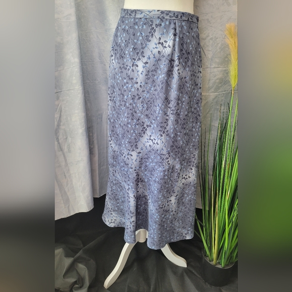 Sag Harbour skirt - Picture 1 of 7